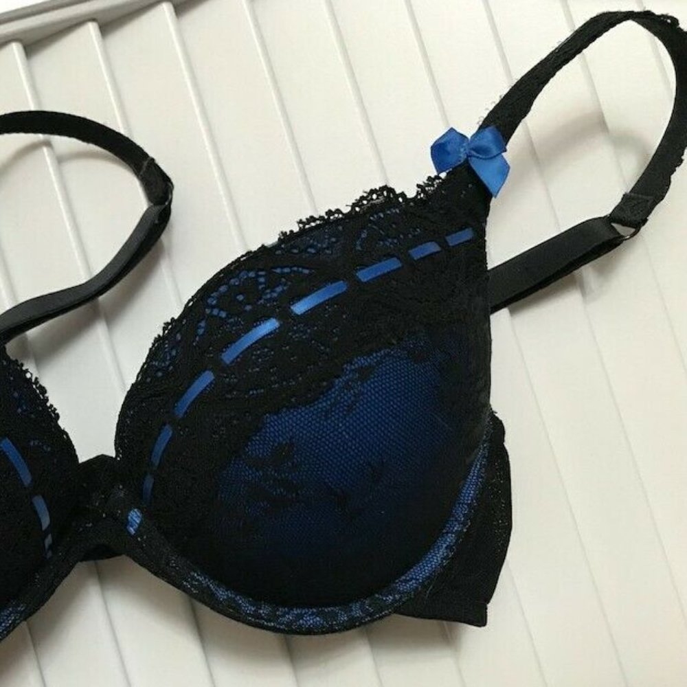 Victoria Secret Bra push up blue roses 32B